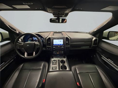 Used 2020 Ford Expedition XLT w/ Equipment Group 202A AWD/4WD image 17