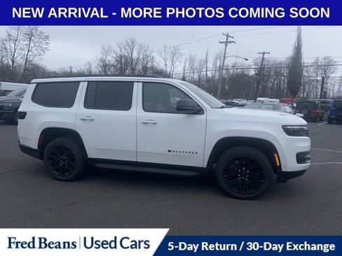 Used 2025 Jeep Wagoneer Series II w/ Premium Group I image 2