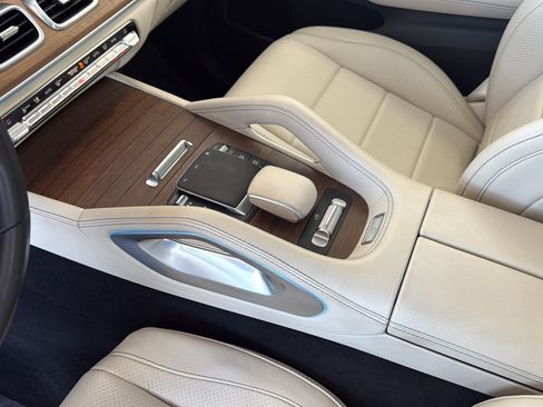 Certified 2022 Mercedes-Benz GLS 450 4MATIC image 29