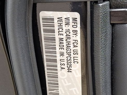 Certified 2023 Jeep Grand Cherokee Laredo w/ Luxury Tech Group I image 27