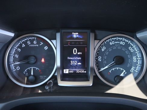 Used 2022 Toyota Tacoma SR5 image 26