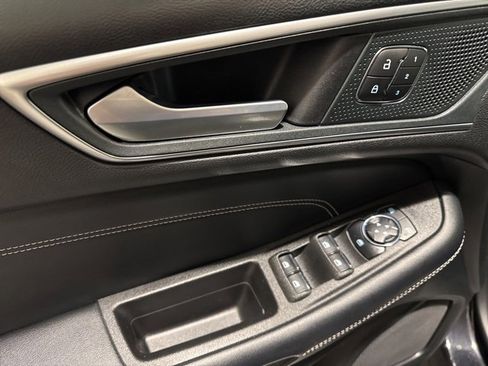 Used 2024 Ford Edge Titanium image 6