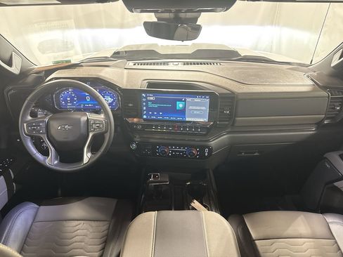 Used 2024 Chevrolet Silverado 1500 ZR2 w/ Technology Package image 4