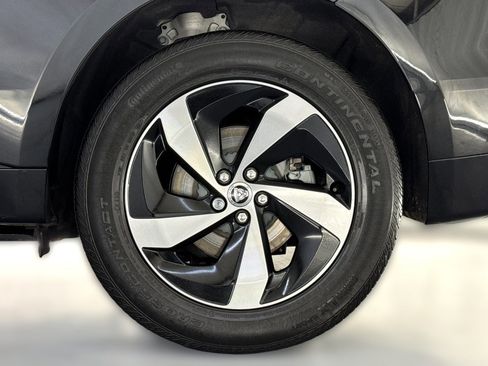 Used 2024 Jaguar F-PACE R-Dynamic S image 11