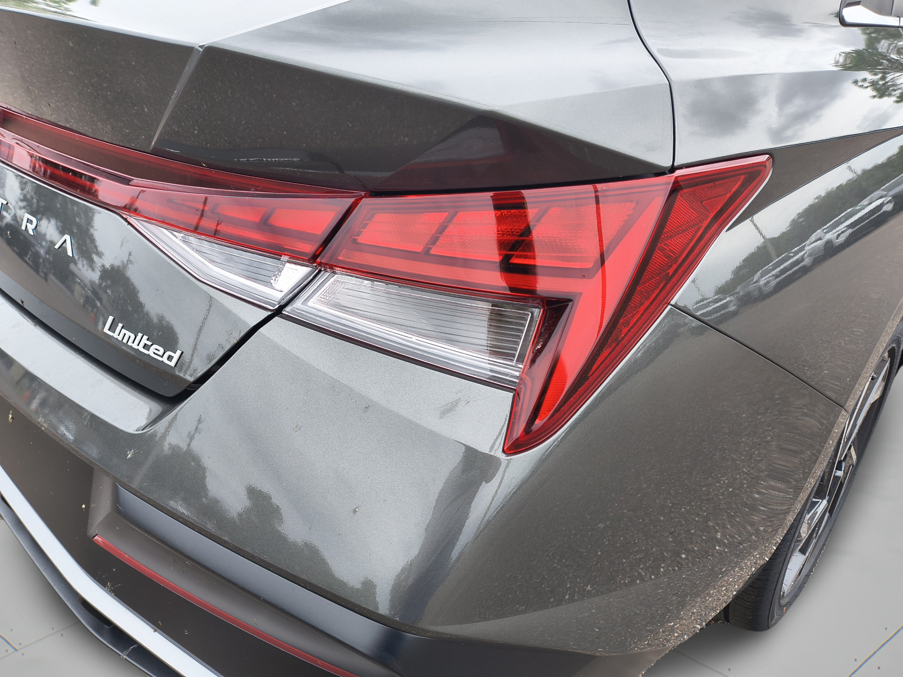 New 2026 Hyundai Elantra Limited FWD image 32