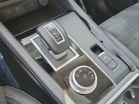 Used 2022 Mitsubishi Outlander SE image 21