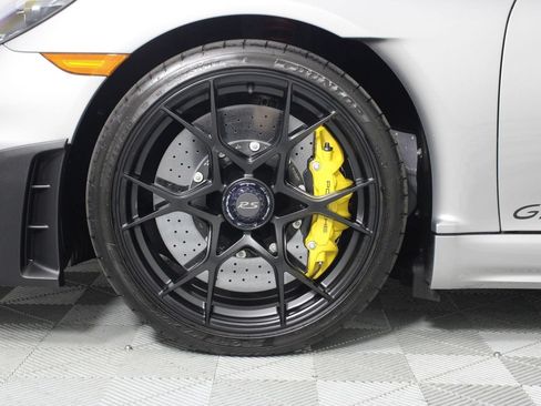 Certified 2025 Porsche 718 Cayman GT4 RS RWD image 28