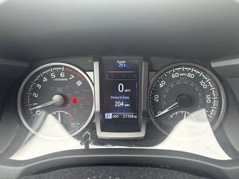 Used 2023 Toyota Tacoma TRD Off-Road w/ TRD Premium Off Road Package AWD/4WD image 11
