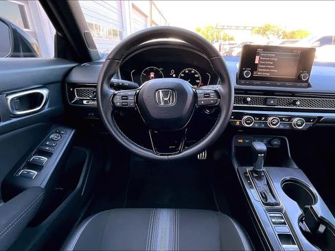 Used 2025 Honda Civic Sport image 6