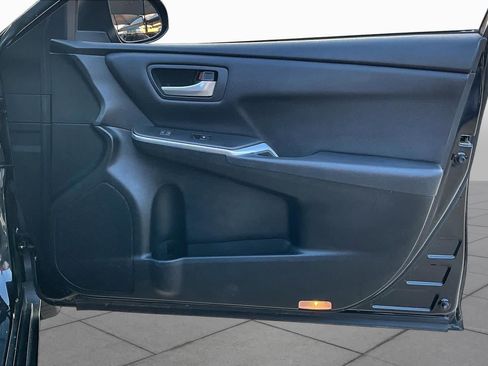 Used 2017 Toyota Camry SE FWD image 25