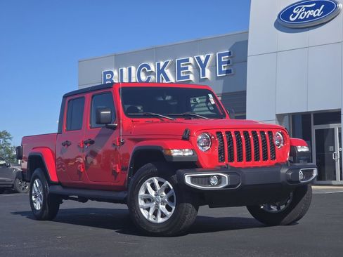 Used 2023 Jeep Gladiator Sport AWD/4WD image 2