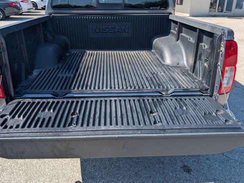 Used 2016 Nissan Frontier SV AWD/4WD image 5