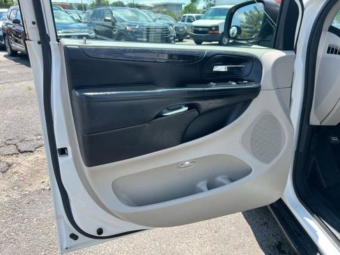 Used 2013 RAM C/V Tradesman w/ UConnect Hands-Free Group FWD image 13