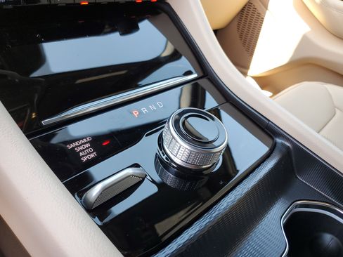 New 2025 Jeep Grand Cherokee Limited w/ Luxury Tech Group II image 34