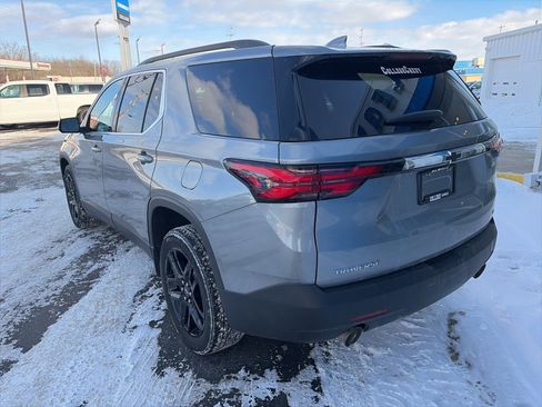 Used 2023 Chevrolet Traverse LT image 9