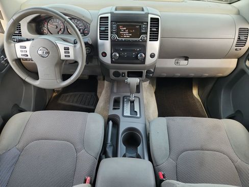 Used 2015 Nissan Frontier SV image 17