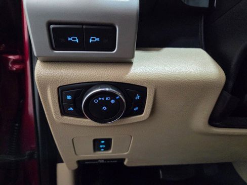 Used 2017 Ford F250 Lariat w/ Lariat Value Package AWD/4WD image 43