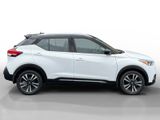 Used 2019 Nissan Kicks SR image 6