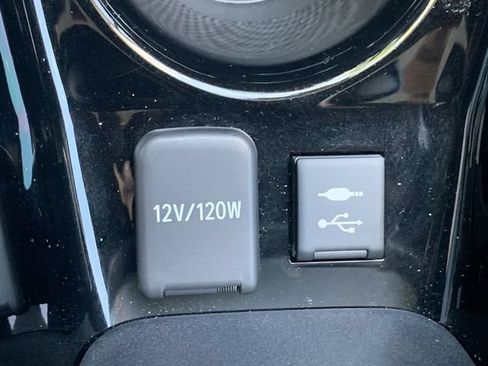 Used 2019 Toyota Prius XLE FWD image 26