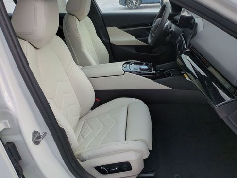 New 2026 BMW 530i xDrive w/ Premium Package AWD/4WD image 27