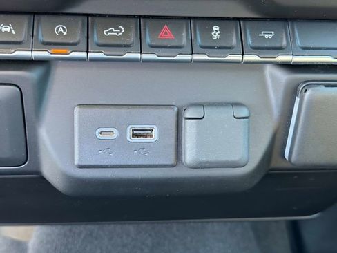 Used 2022 Chevrolet Silverado 1500 Custom image 27