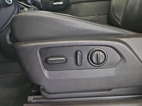 Used 2019 GMC Sierra 1500 SLT w/ SLT Premium Plus Package AWD/4WD image 27