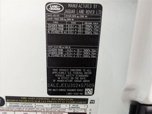 New 2025 Land Rover Defender 110 S image 18