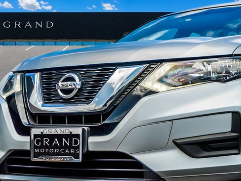Used 2017 Nissan Rogue S FWD image 32
