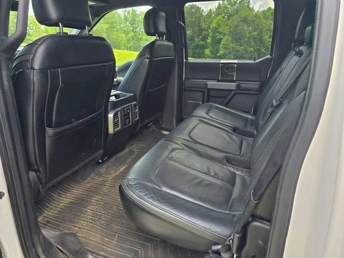 Used 2015 Ford F150 Platinum w/ Equipment Group 701A Luxury AWD/4WD image 18
