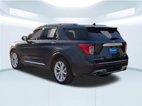 Used 2023 Ford Explorer Platinum w/ Technology Package AWD/4WD image 3