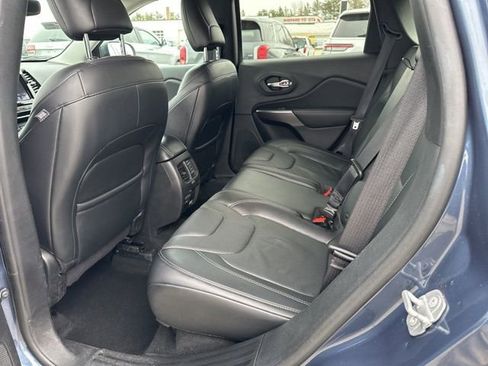 Used 2019 Jeep Cherokee Limited w/ Technology Group image 16