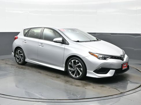 Used 2018 Toyota Corolla iM w/ All-Weather Mat Package image 8