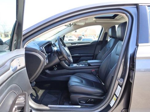 Used 2020 Ford Fusion Titanium image 9