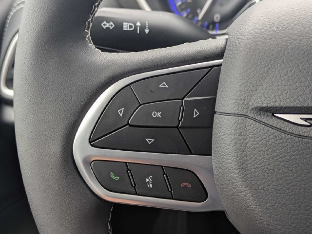 New 2027 Chrysler Pacifica Select FWD image 25