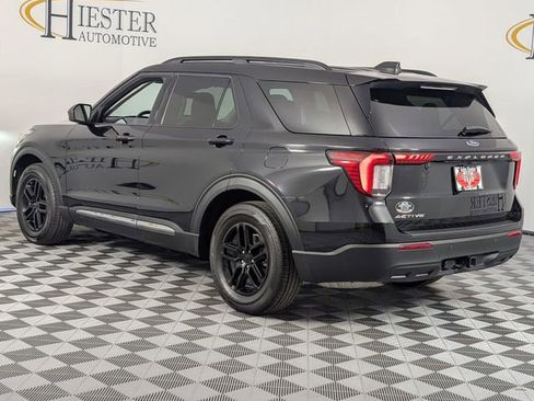 Used 2025 Ford Explorer Active image 5