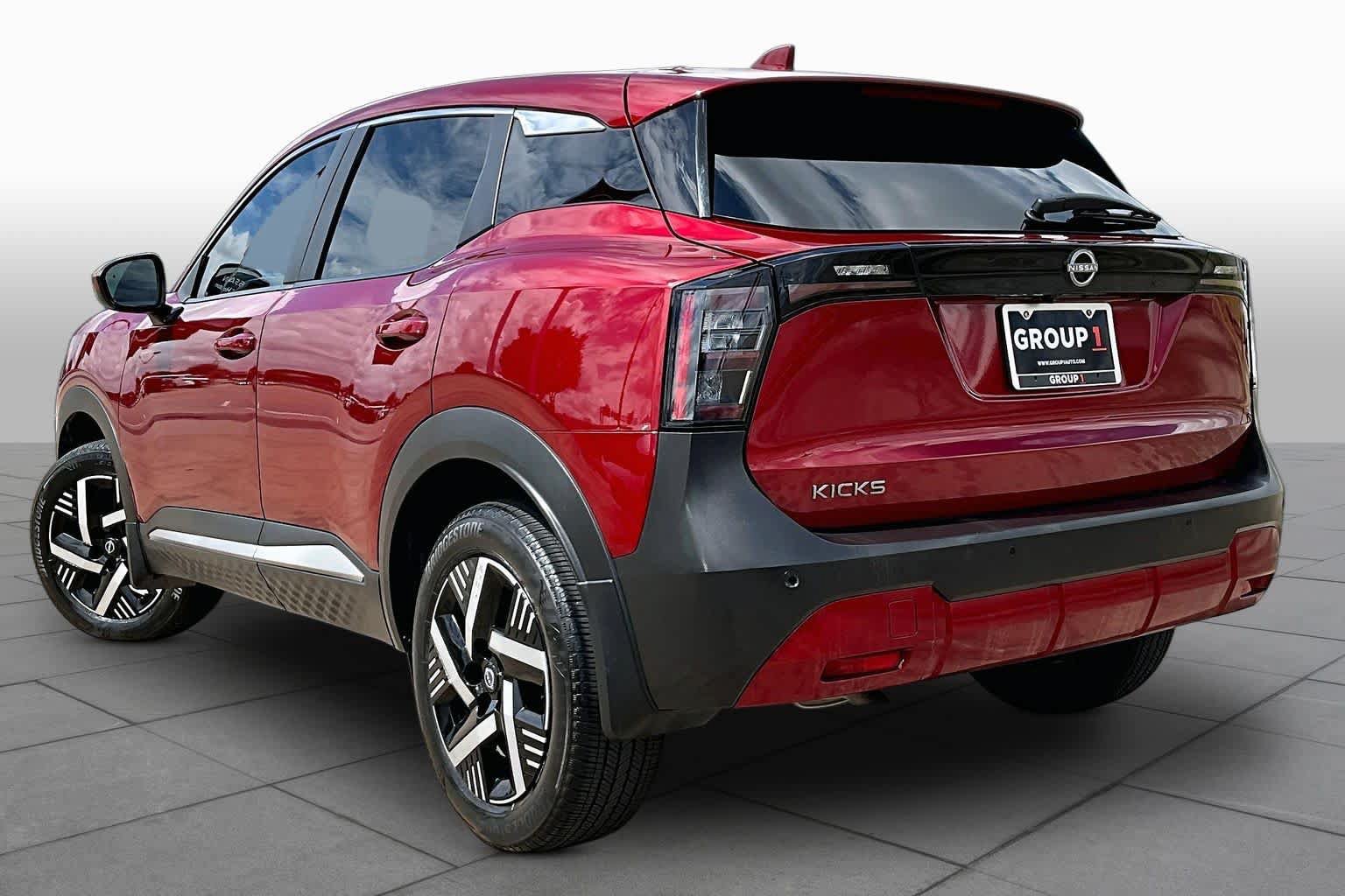 Certified 2025 Nissan Kicks SV FWD image 12