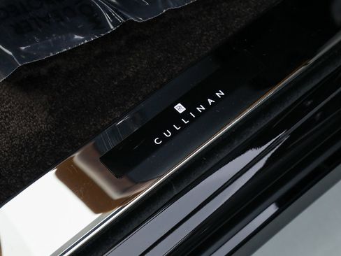 Used 2025 Rolls-Royce Cullinan image 25