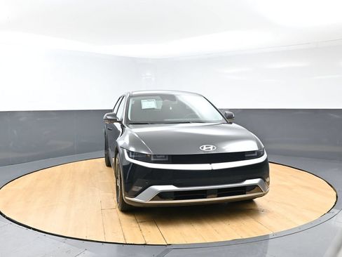Used 2025 Hyundai Ioniq 5 SE RWD image 6
