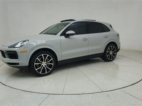Used 2022 Porsche Cayenne image 65
