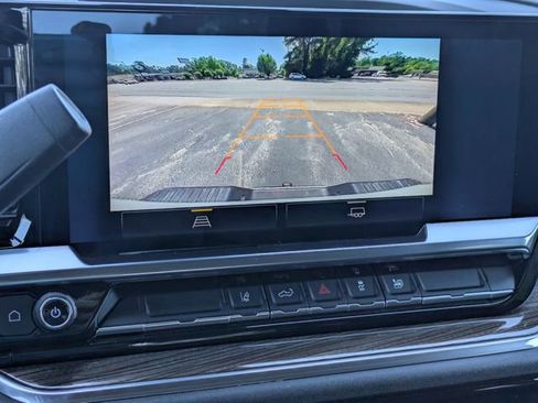 Used 2024 Chevrolet Silverado 2500 LT image 22