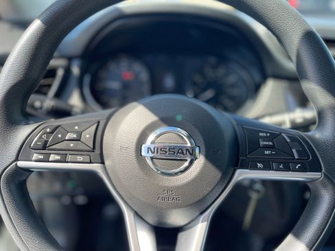 Used 2020 Nissan Rogue Sport S image 28