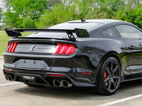 Used 2020 Ford Mustang Shelby GT500 w/ Carbon Fiber Track Pack RWD image 13