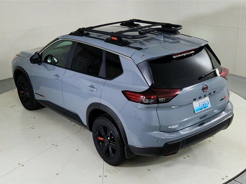 Used 2025 Nissan Rogue SV image 21