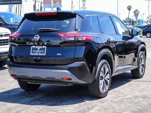 Used 2023 Nissan Rogue SV FWD image 4