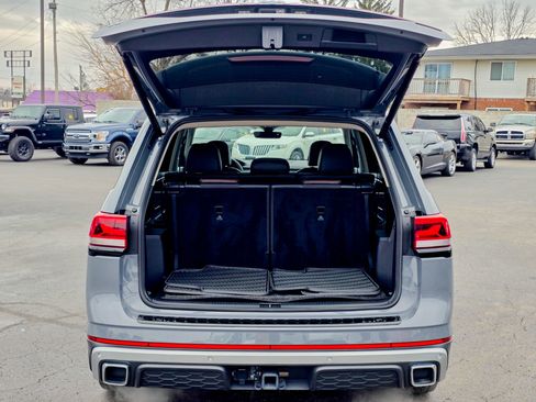 Used 2024 Volkswagen Atlas Peak Edition SE image 46