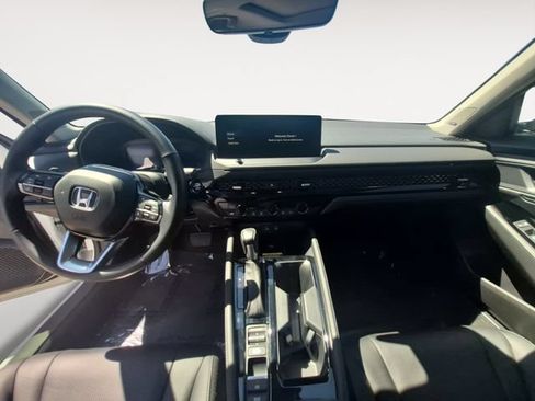 Used 2024 Honda Accord Touring image 10