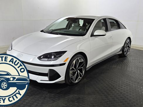 Used 2023 Hyundai Ioniq 6 SEL image 3