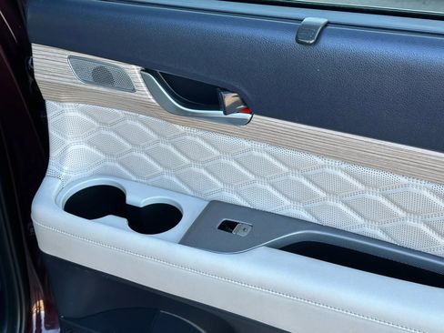 Used 2021 Hyundai Palisade Calligraphy image 23