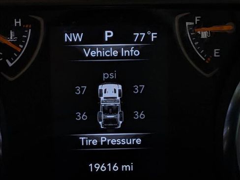 Used 2023 Jeep Wrangler Sport S image 11