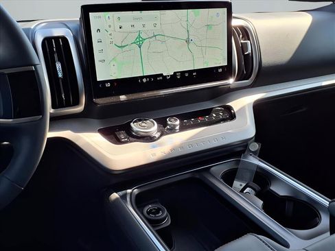 New 2025 Ford Expedition Active image 6